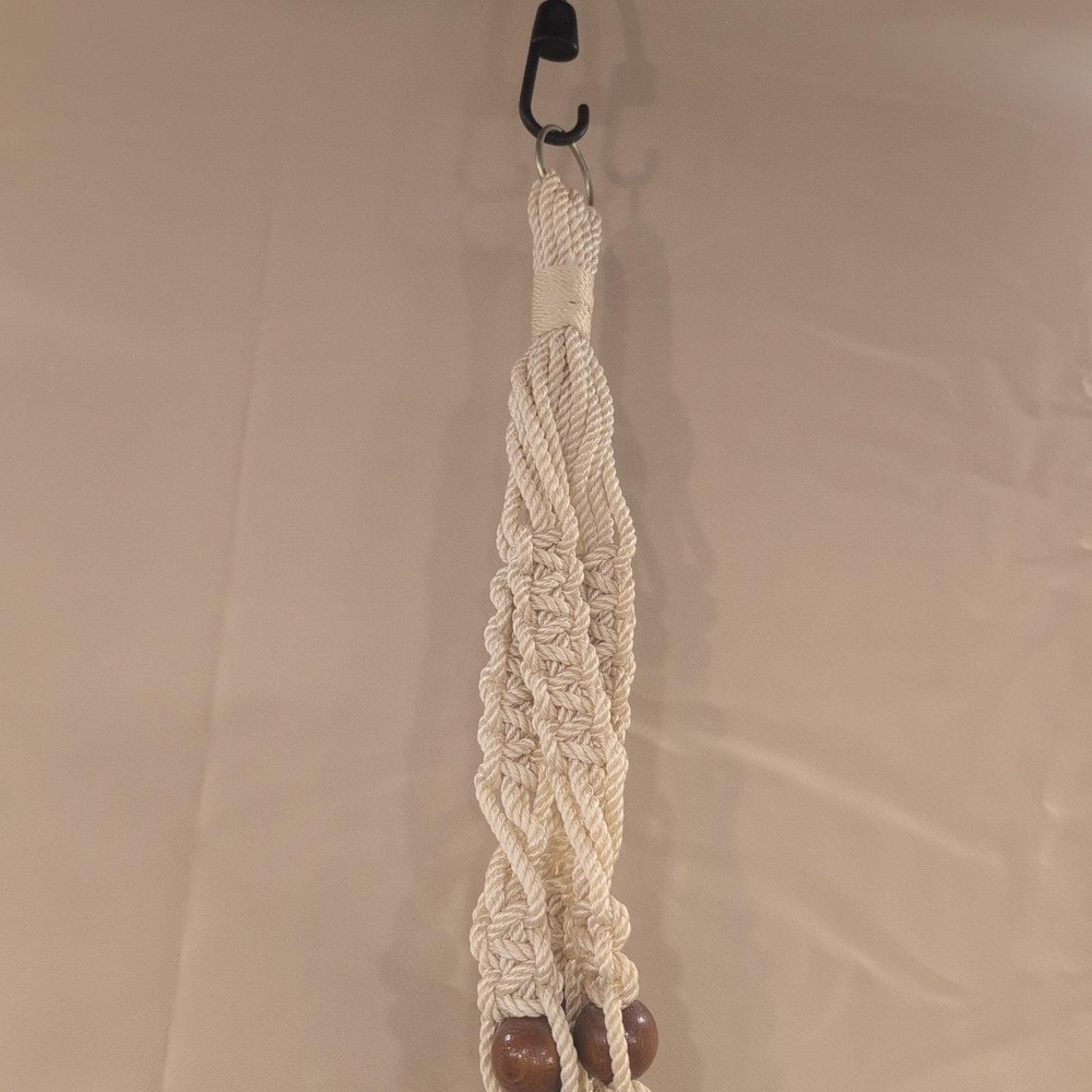 Vintage Macrame Plant Hanger‎ Cream Rope Wood Beads Boho Indoor Outdoor Decor - Picture 5 of 5